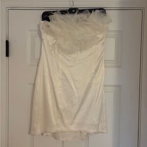 Elegant White Strapless Dress with Ruffle Detail